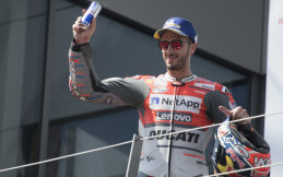 Dovizioso Menang di San Marino, Lorenzo Gagal Raih Poin