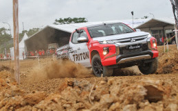 Fitur Modern Ini Bantu Mitsubishi New Triton Menjelajah Medan Off-Road
