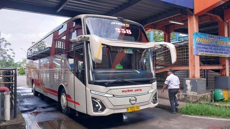 Jelang Nataru, Ini Tips Aman untuk Pengemudi Kendaraan Komersial