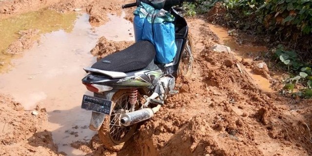 Jalan Lubuk Ulang Aling, Abai - Dharmasraya, Foto : Arlison Sembiring