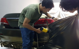 Ini Bedanya Perawatan Wrapping Sticker Glossy dan Doff