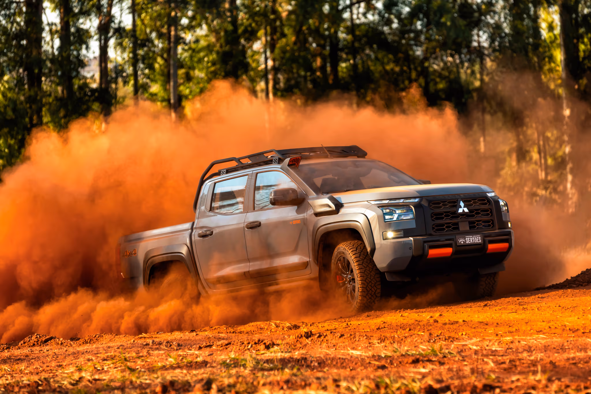Mitsubishi Triton Sertoes