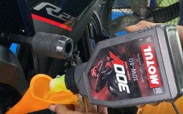Motul 300V Teknologi Ester Core, Dikembangkan dari Dunia Balap untuk Motor Harian