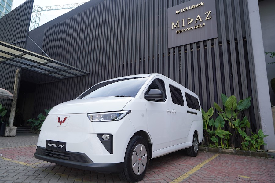 Wuling Mitra EV Minibus Jadi Andalan Layanan Sosial dan Kesehatan Bagi Masyarakat