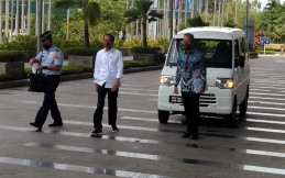 Jokowi: Penting Dibangun Ekosistem Mobil Ramah Lingkungan
