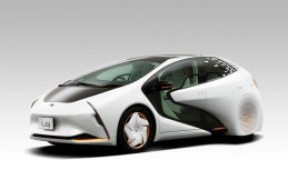Toyota LQ, Konsep Mobil Futuristik Canggih Tampil di Olimpiade 2020