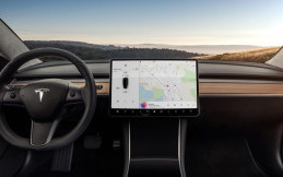 Tesla Kembalikan Radio Opsional Biayanya Rp7,3 Jutaan