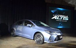 Intip Nih perbedaan Corolla Bermesin konvensional dengan Hybrid