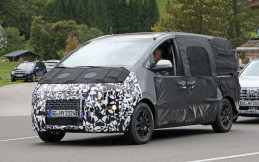 Model Terbaru Hyundai H-1 Kepergok Tengah Uji Coba di Eropa
