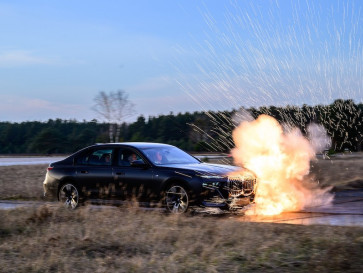 Ini Dia Pilihan Kendaraan Anti-Peluru Resmi Pabrikan