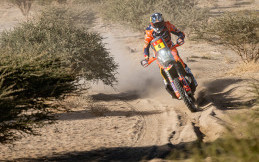 Daniel Sanders Tecepat di Rally Dakar 2025 Etape 1 Kategori Rally GP