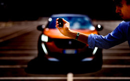 Begini Penjelasan Fitur Pengunci Otomatis di Mobil Modern