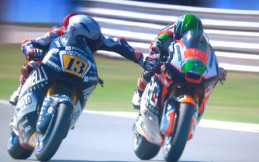 Aksi Gila Pencet Rem Lawan Saat Balap Moto2, Romano Fenati Kena Skors