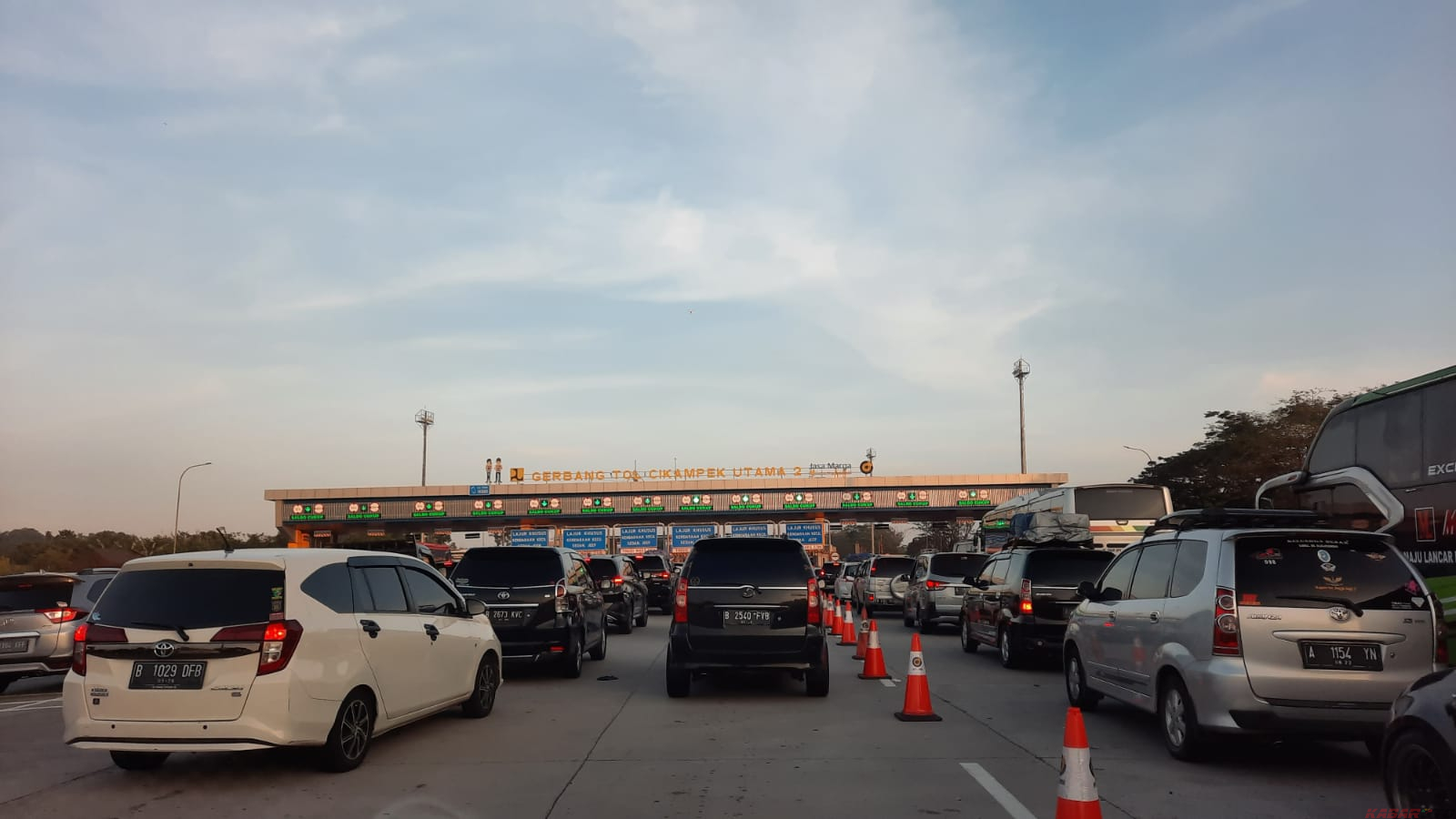 Libur Nataru, Tire Check Service di Rest Area Tol Cikampek KM 57