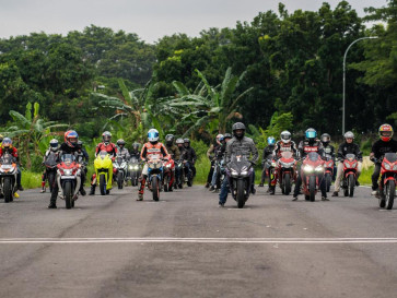 Asah Skill, Keseruan Riders Honda CBR Ngebut Bareng di Sirkuit