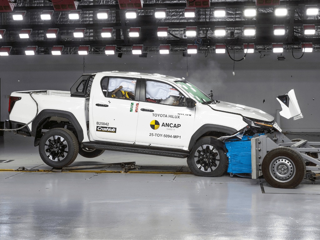 Hasil Uji Tabrak Toyota Hilux Terbaru Versi ANCAP Australia