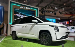 Aletra L7 Tawarkan Captain Seat dan Pintu Geser Elektrik di Segmen LMPV Listrik