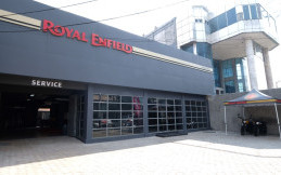 Royal Enfield Resmikan Diler Perdananya di Surabaya