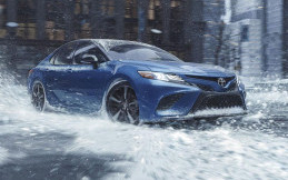 Toyota Camry Gunakan Teknologi AWD dari RAV4