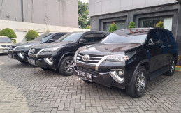 Menjelang Libur Nataru, Ini Kisaran Harga Mobil Sewaan 