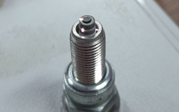 Pentingnya Pengecekan Busi Rutin Agar Terhindar dari Masalah Ini