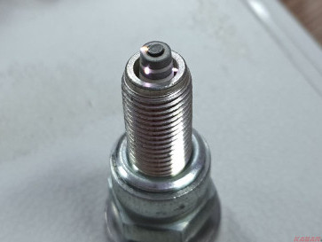 Pentingnya Pengecekan Busi Rutin Agar Terhindar dari Masalah Ini