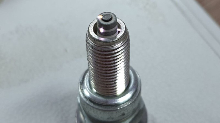 Pentingnya Pengecekan Busi Rutin Agar Terhindar dari Masalah Ini