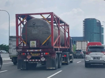 Agar Mudah Diketahui, Truk B3 Wajib Pakai Simbol Muatan Berbahaya
