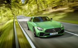 Mercedes-AMG GT R Dibanderol Seharga Rp 2,35 Miliar