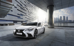 Lexus Hadirkan Varian Hybrid F Sport Untuk Memikat Car Enthusiast