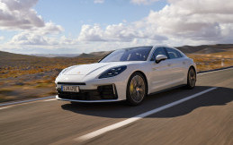 Intip Spesifikasi Porsche Panamera 4 E-Hybrid dan 4S E-Hybrid