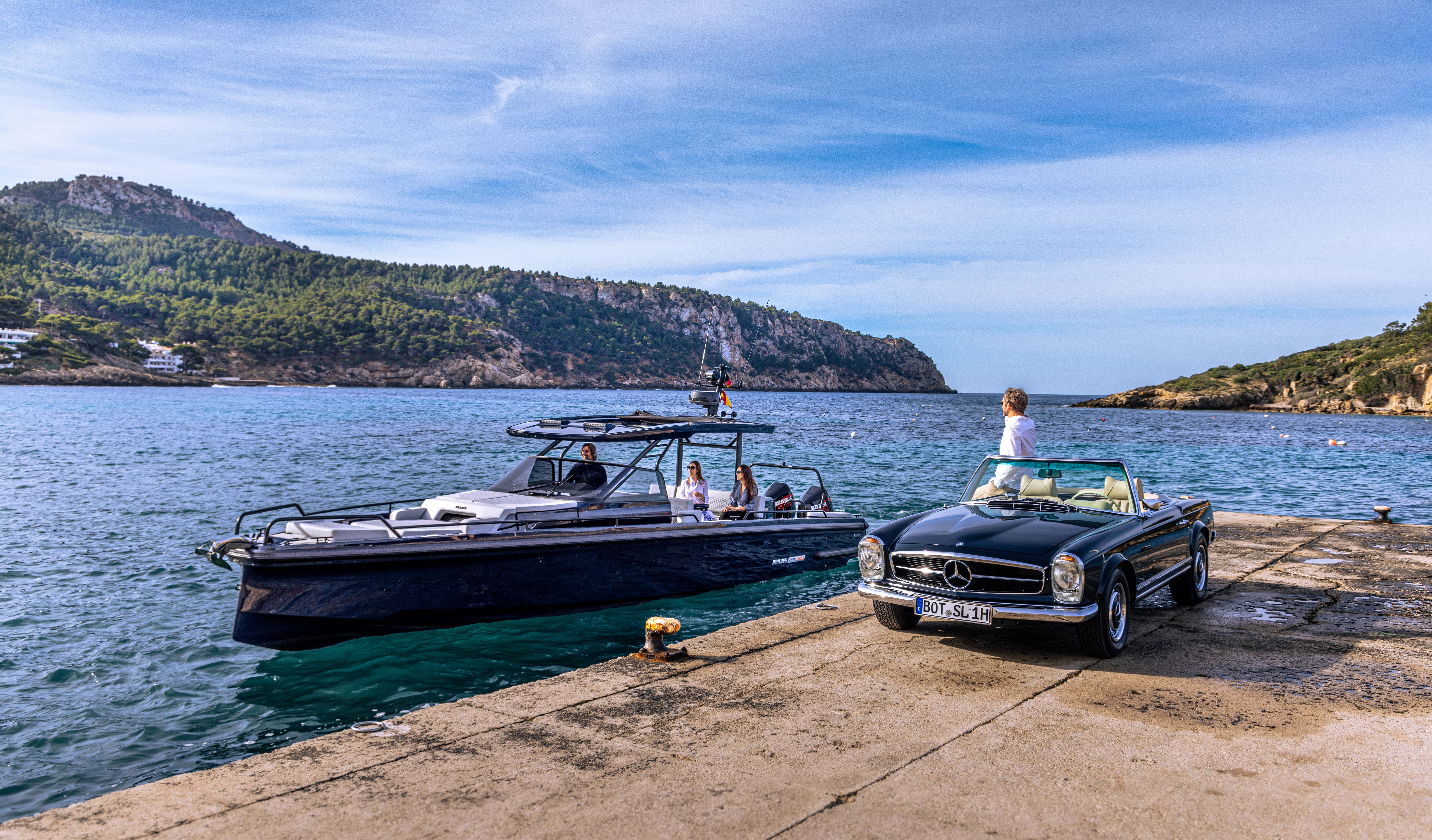 Brabus Shadow 900 Deep Blue Signature Edition, Melesat Kencang di Air