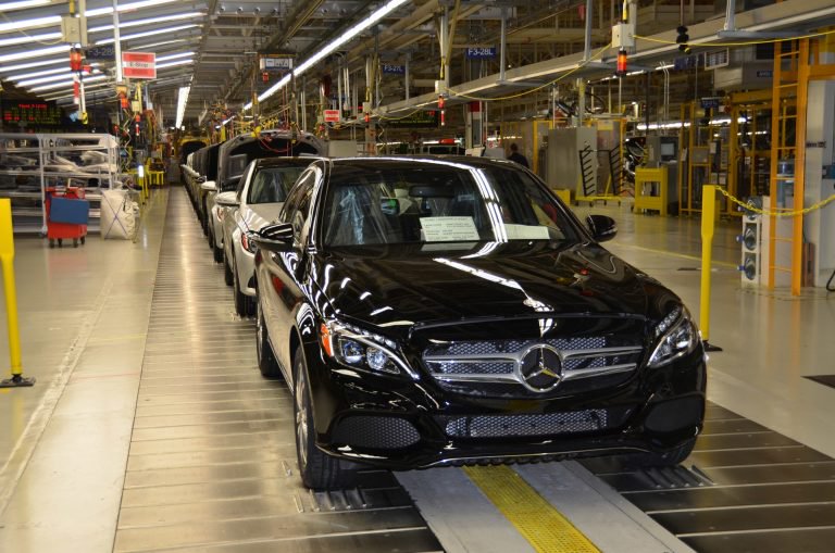 Mercedes-Benz C-Class Diperkirakan Berhenti Berproduksi di Amerika 