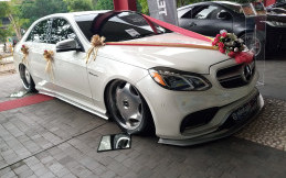 Modifikasi Mercedes-Benz E250 W212 2012 CBU, Mobil Pengantin Tetap Gaul