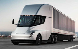 Pemesanan Truk Trailer Listrik Tesla Semi, Siapkan Uang Muka Rp294 Jutaan