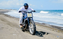 Sangarnya Motor Kustom Groove FT 450 Garapan Front Wheels Motors