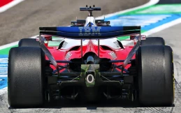Scuderia Ferrari HP Dilarang Pakai Sayap Knalpot di F1 2027, Padahal Efektif Dorong Performa
