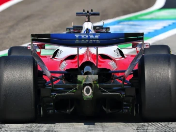 Scuderia Ferrari HP Dilarang Pakai Sayap Knalpot di F1 2027, Padahal Efektif Dorong Performa