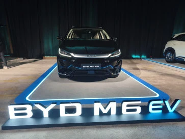 BYD M6 EV Terbaru Segera Meluncur di Indonesia, Isi Baterai Cuma 5 Menit