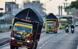 Tekan Fenomena 'Truk Oleng', Polres Lumajang Temui Komunitas Truk
