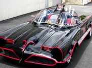 Berbagai Kisah Pecinta Batman Bikin Batmobile