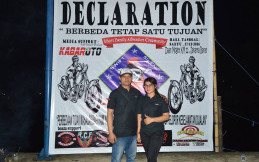 Keren! Pasangan Suami Isteri Dalam Satu Komunitas Motor