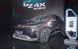 Toyota Serius Masuk Persaingan Mobil Listrik Berbasis Baterai di Tahun 2026