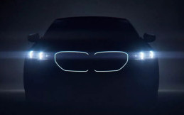 Teaser New BMW i5, Tampilkan Gril Iluminasi Interior Canggih