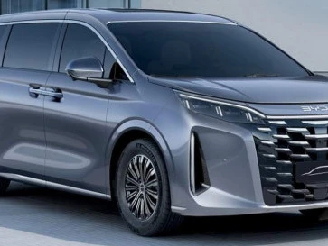 Perbedaan BYD M9 dengan Denza D9 di Indonesia, Mana yang Lebih Unggul?