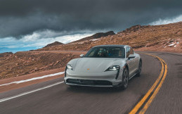 Porsche Taycan Cross Turismo Cetak Rekor Dunia!