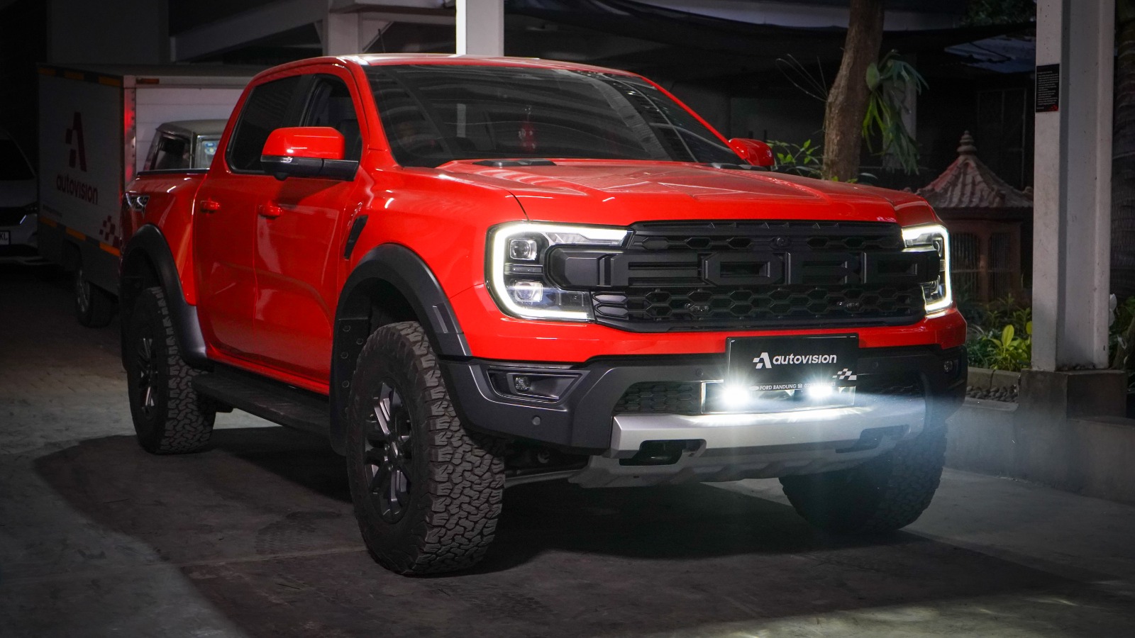 Autovision Donington D5 Gabungkan Teknologi BiLED, Solenoid dan Tiga High Beam