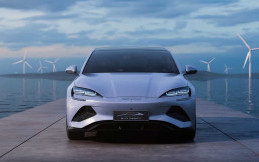 BYD Seal Mobil Listrik Mirip Porsche Taycan dan Tesla Model 3