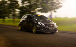 Honda Brio RS 2017 Ini Sanggup Asapi Sportcar