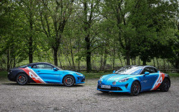 Alpine A110, Kendaraan khusus Esteban Ocon dan Fernando Alonso